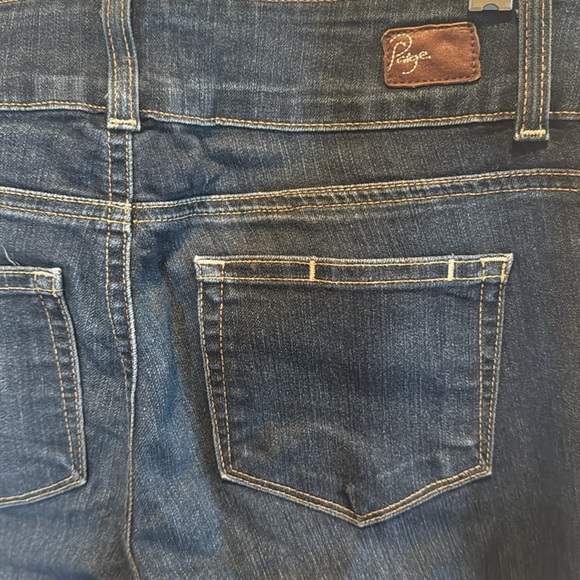 PAIGE HIDDEN HILLS BOOTCUT BLUE JEANS 27. Like New. - Picture 5 of 7